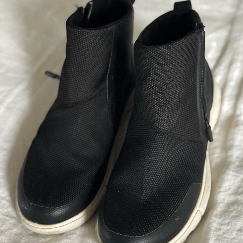 Sorel Black Women's Slip-On Sneakers